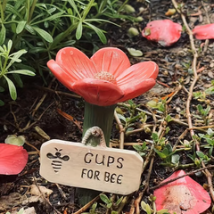 Flower-shaped resin bee watering station