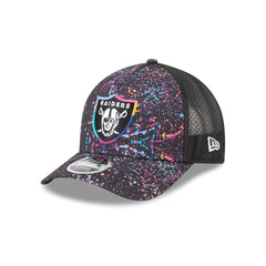 Las Vegas Raiders 2025 Crucial Catch 9FORTY M-Crown A-Frame Trucker Hat