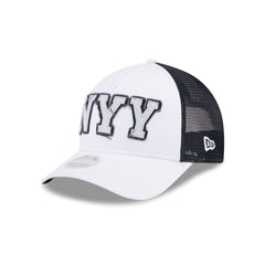 New York Yankees Optic White Felt Logo Women's 9FORTY M-Crown A-Frame Trucker Hat