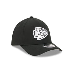 Kansas City Chiefs Poly Black & White 39THIRTY M-Crown Stretch Fit Hat