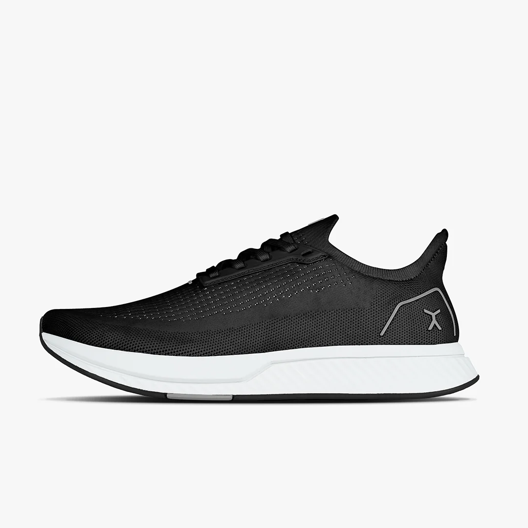 Adapt Runner-Color Black / White RN