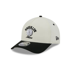 Brooklyn Nets Arched Graphic Chrome White 9FORTY M-Crown A-Frame Snapback Hat